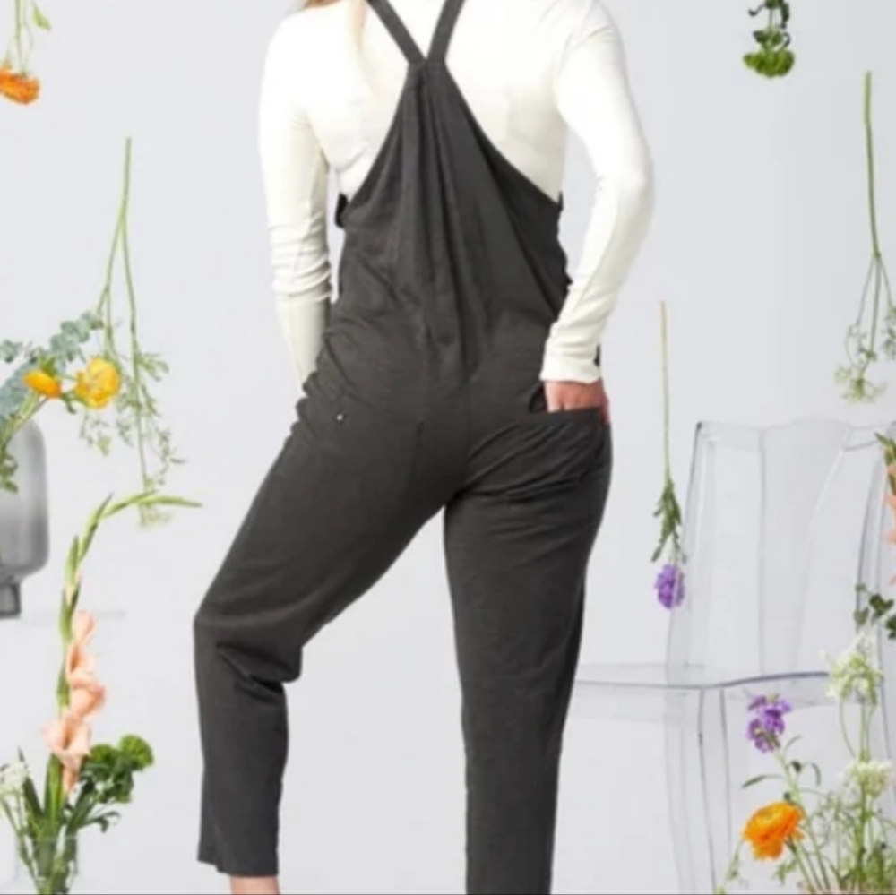 KNOWN Supply  Rhythm Overalls Romper Jumpsuit Size medium Washed Black EUC
